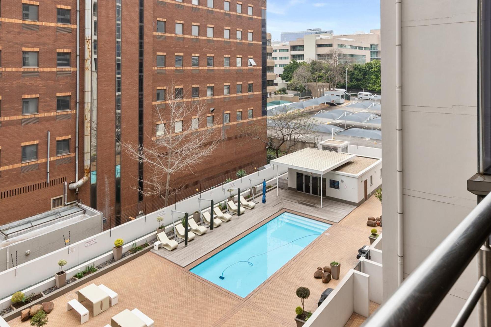 Hydro Park Residences In Sandton With Generator ヨハネスブルグ エクステリア 写真