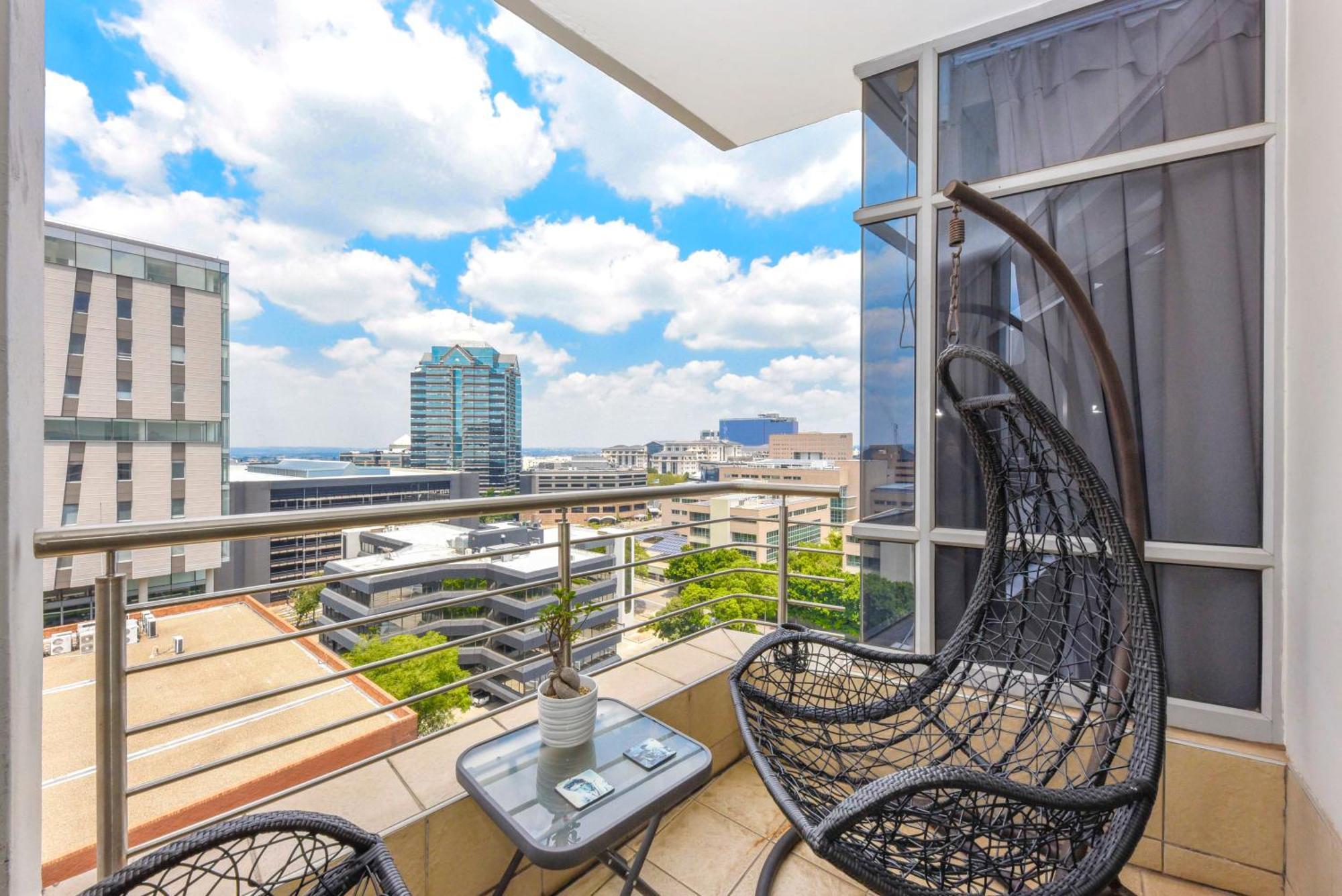 Hydro Park Residences In Sandton With Generator ヨハネスブルグ エクステリア 写真
