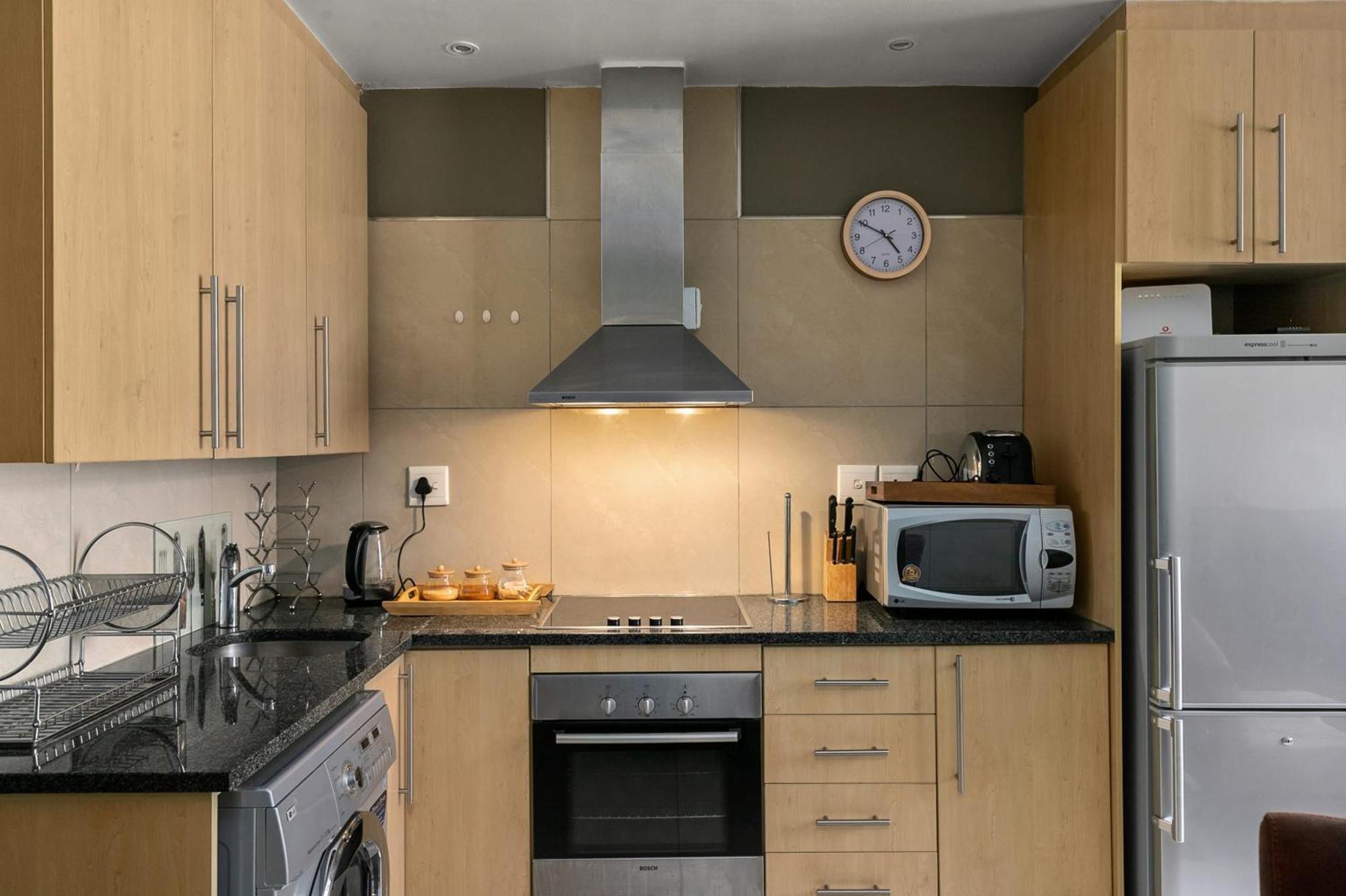Hydro Park Residences In Sandton With Generator ヨハネスブルグ エクステリア 写真